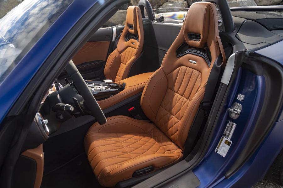 Интерьер Mercedes-AMG GT R Roadster (R190) 2020 года  (NA) (фото 33 из 75)